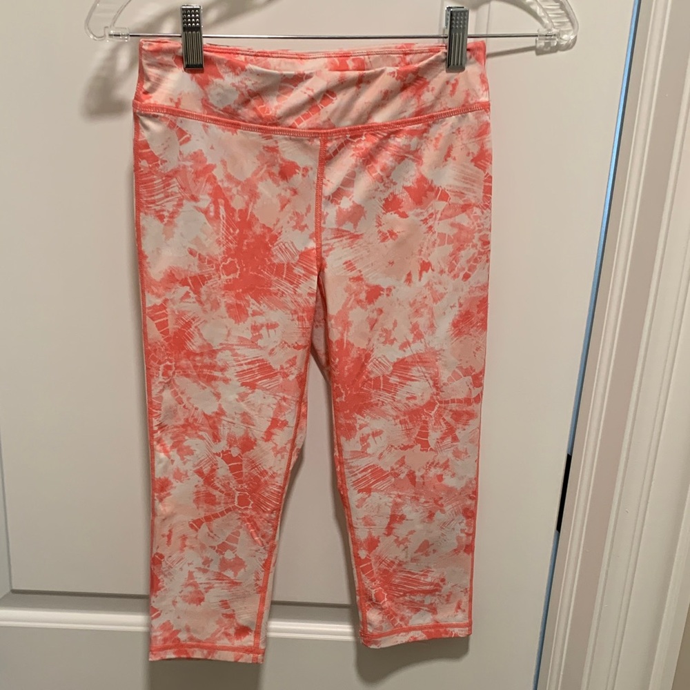 Comfortable Stylish Ideology Coral and White Kids Leggings. Size: M. Pre-owned.
